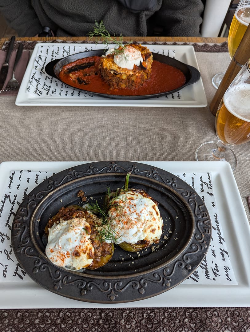 Delicious traditional Bulgarian dishes served at Shtastliveca restaurant in Veliko Tarnovo, great value for money